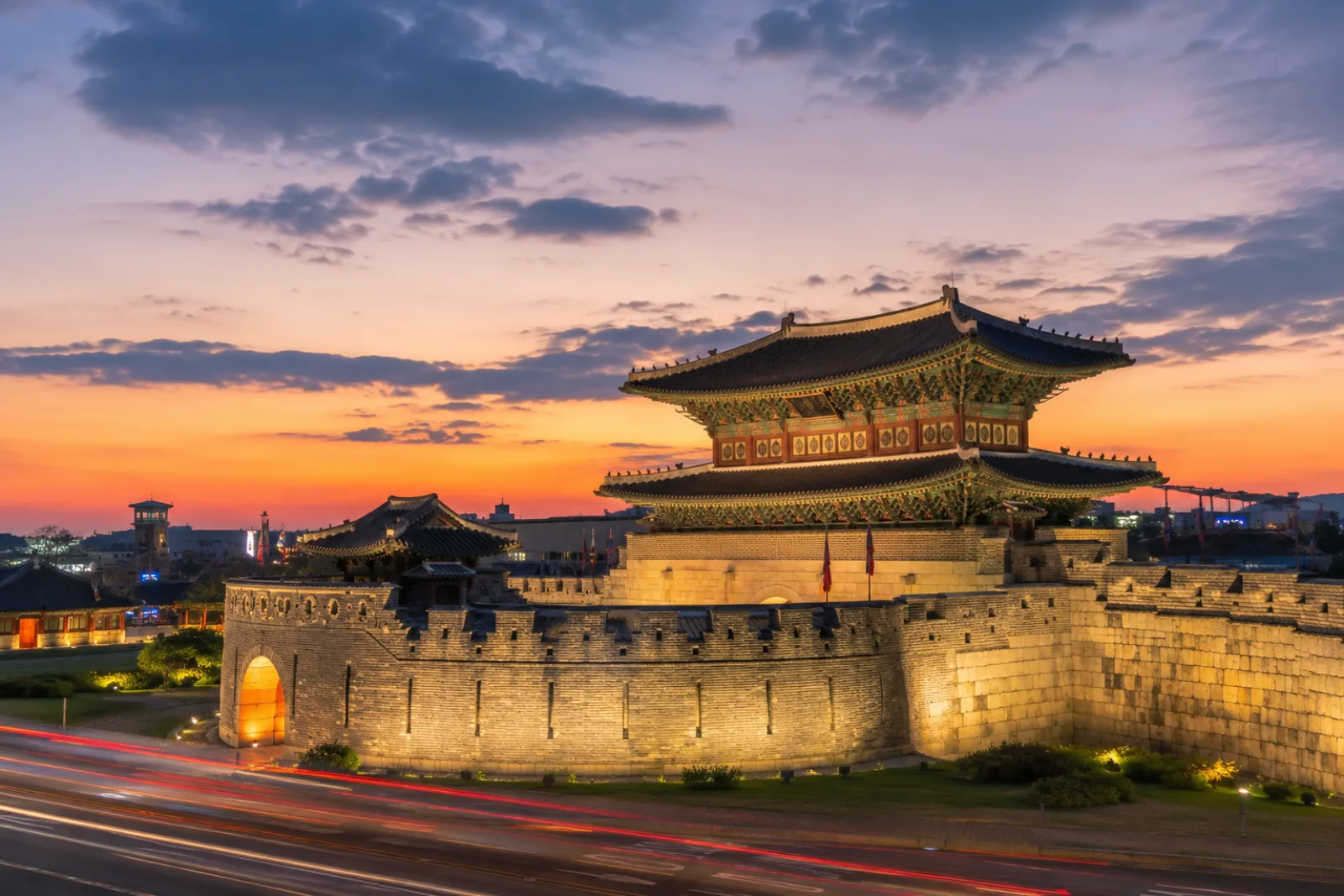 From Seoul: Private Suwon Tour with 3 Attraction Options